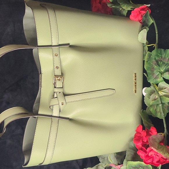 Michael Kors tote - Picture 3 of 7